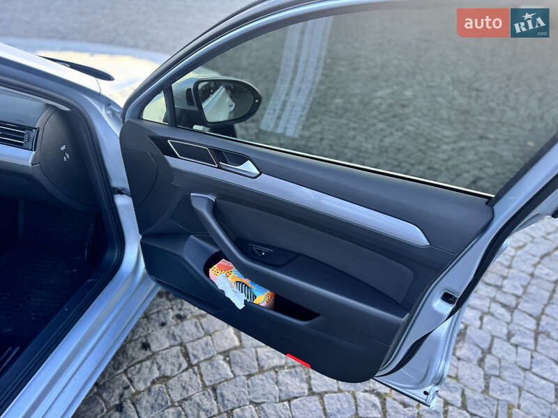 Універсал Volkswagen Passat 2021 в Києві