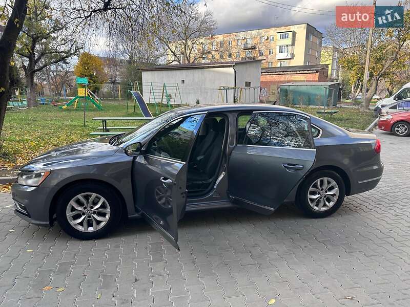 Седан Volkswagen Passat 2016 в Киеве