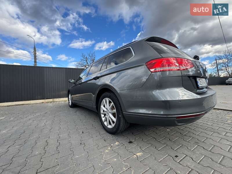 Универсал Volkswagen Passat 2015 в Черновцах