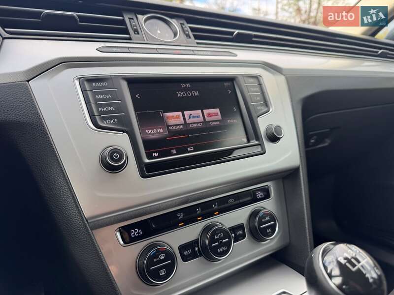 Универсал Volkswagen Passat 2015 в Черновцах