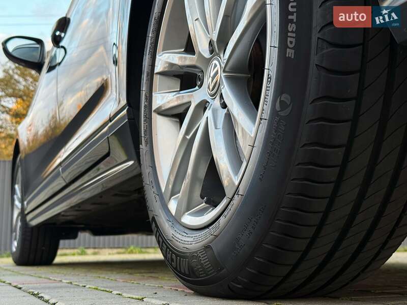 Універсал Volkswagen Passat 2017 в Луцьку фото 23 Універсал Volkswagen Passat 2017 в Луцьку