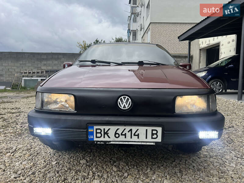 Седан Volkswagen Passat 1992 в Кременці