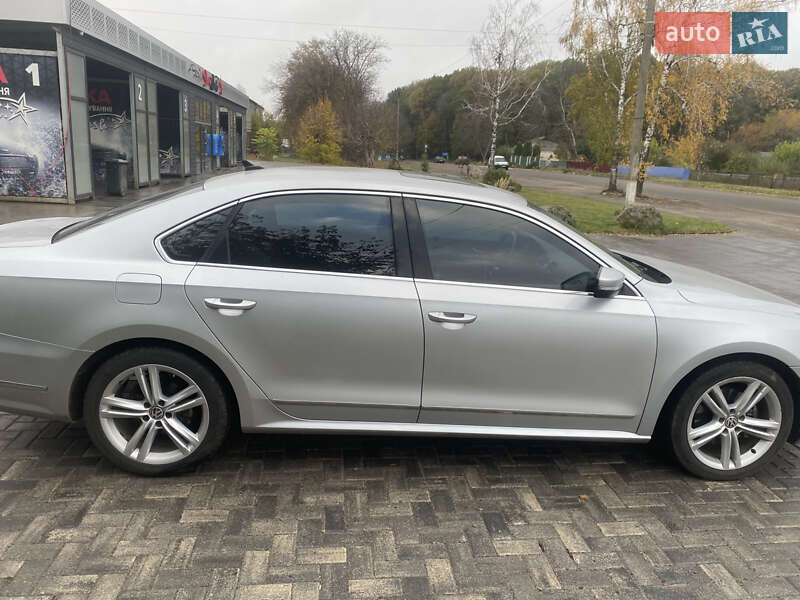 Седан Volkswagen Passat 2013 в Виннице