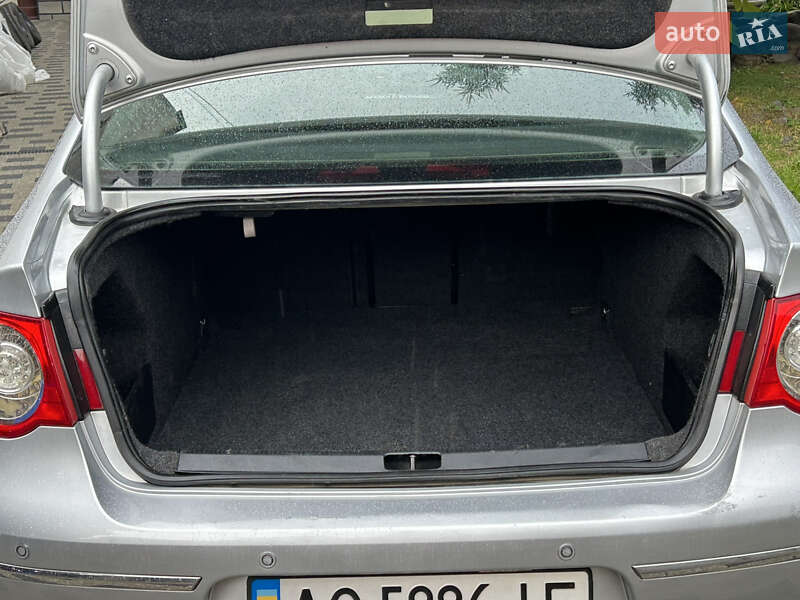 Седан Volkswagen Passat 2005 в Мукачево