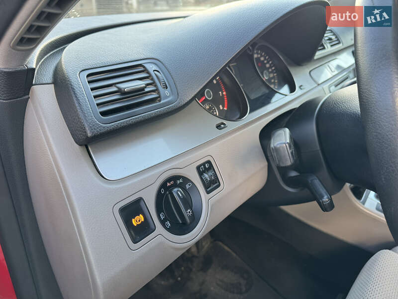 Універсал Volkswagen Passat 2009 в Тульчині