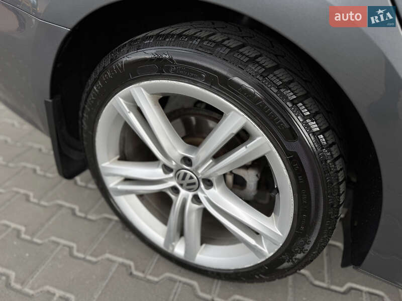 Седан Volkswagen Passat 2014 в Киеве