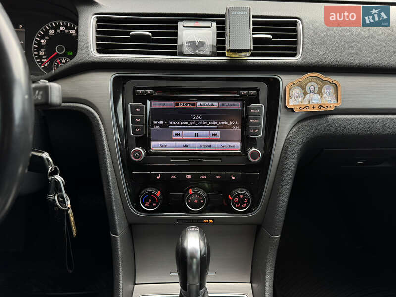 Седан Volkswagen Passat 2014 в Киеве