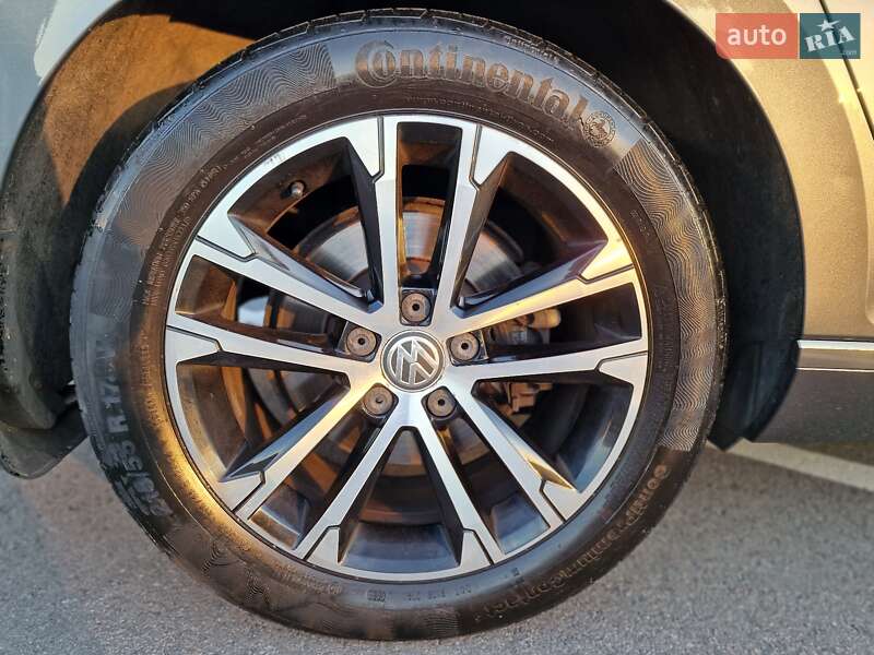 Універсал Volkswagen Passat 2015 в Києві фото 38 Універсал Volkswagen Passat 2015 в Києві