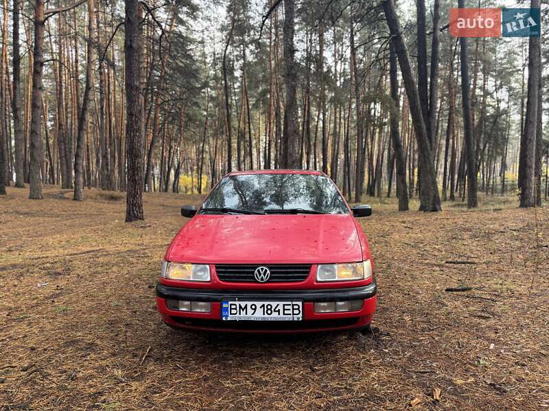 Седан Volkswagen Passat 1993 в Ахтырке