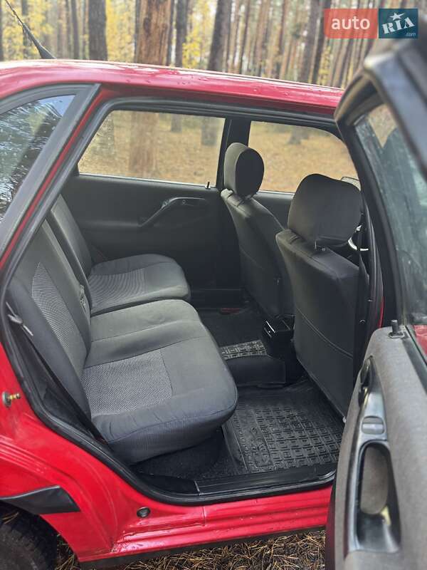 Седан Volkswagen Passat 1993 в Ахтырке