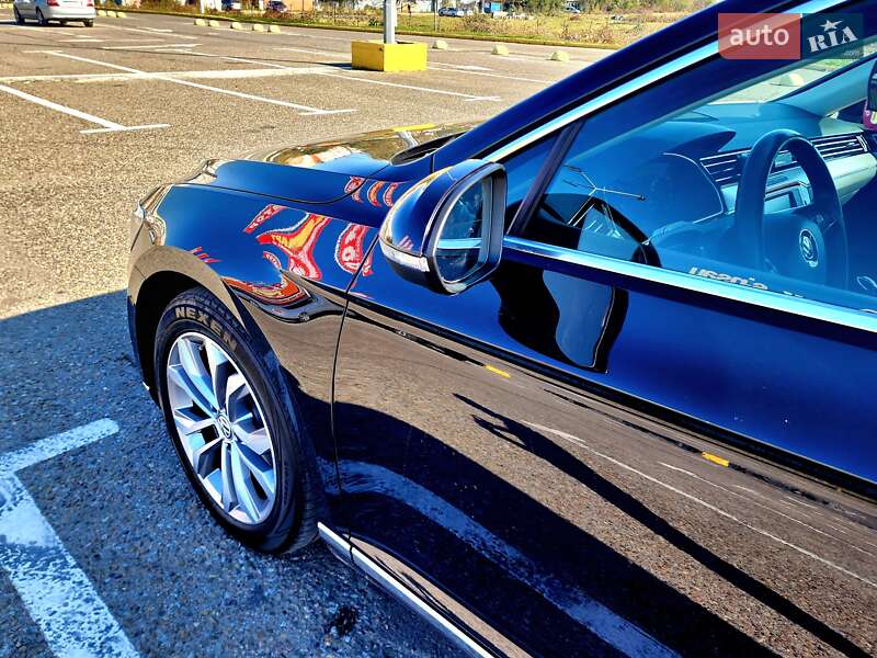 Седан Volkswagen Passat 2015 в Черновцах