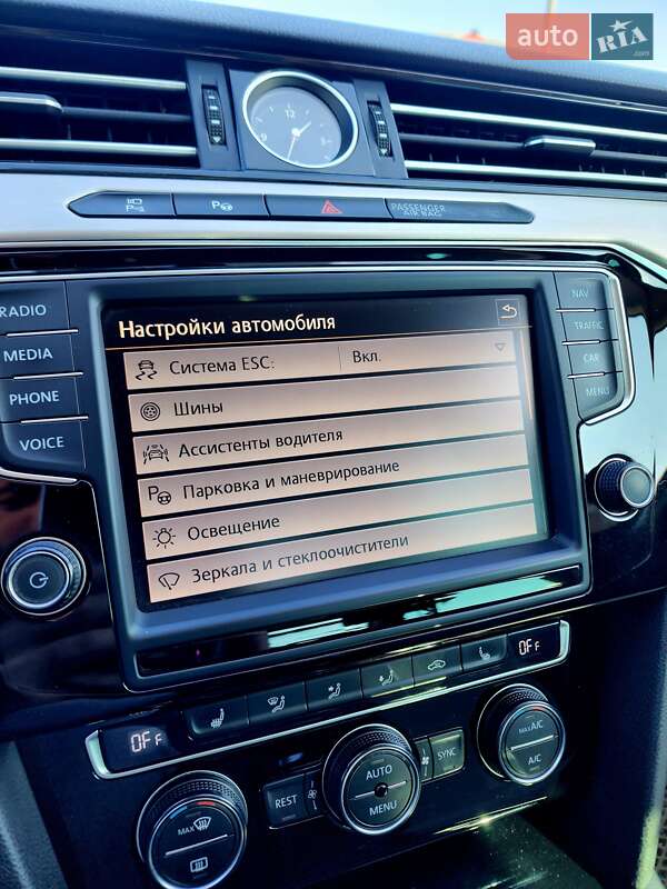 Седан Volkswagen Passat 2015 в Черновцах