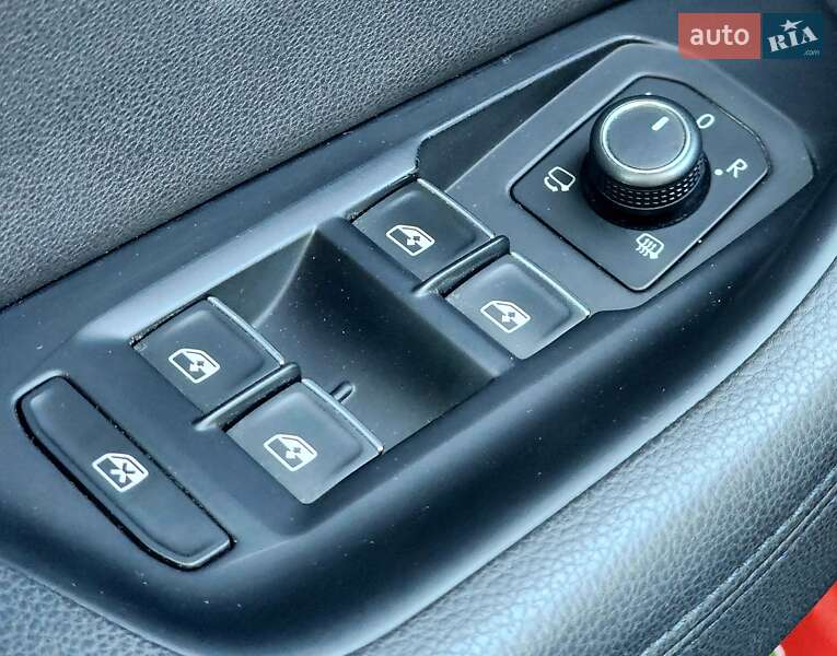 Седан Volkswagen Passat 2015 в Черновцах