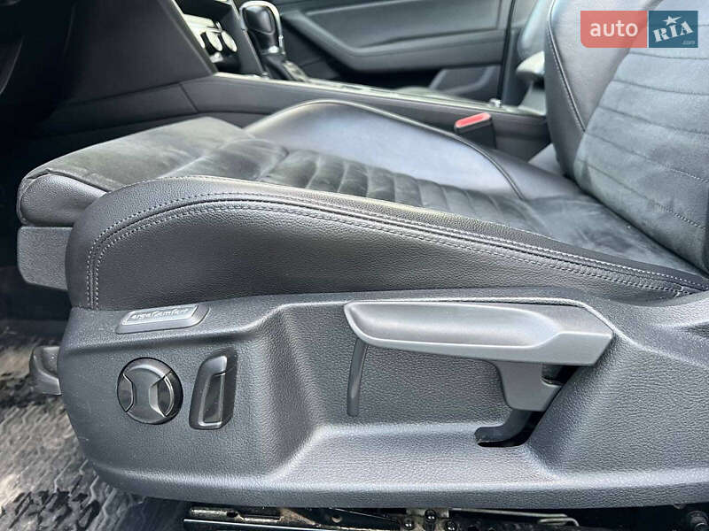 Універсал Volkswagen Passat 2016 в Львові фото 20 Універсал Volkswagen Passat 2016 в Львові