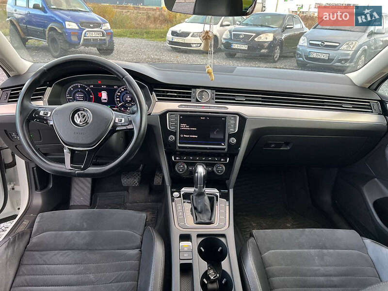 Універсал Volkswagen Passat 2016 в Львові фото 39 Універсал Volkswagen Passat 2016 в Львові