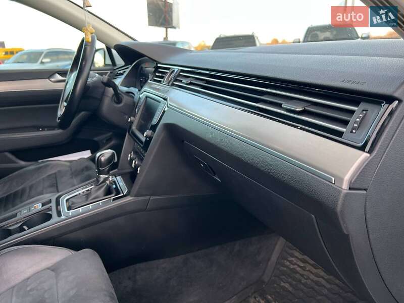 Універсал Volkswagen Passat 2016 в Львові фото 42 Універсал Volkswagen Passat 2016 в Львові
