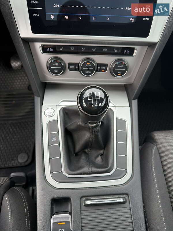 Универсал Volkswagen Passat 2017 в Львове фото 32 Универсал Volkswagen Passat 2017 в Львове