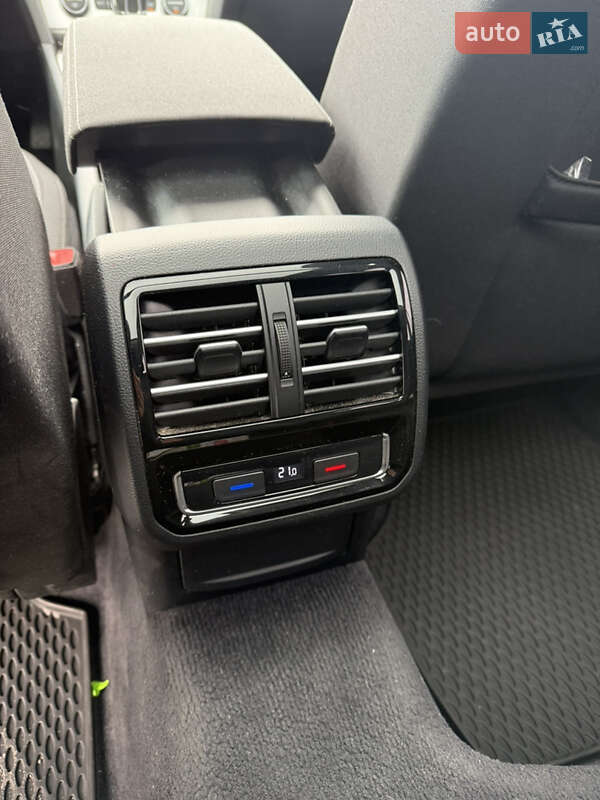 Универсал Volkswagen Passat 2017 в Львове фото 37 Универсал Volkswagen Passat 2017 в Львове