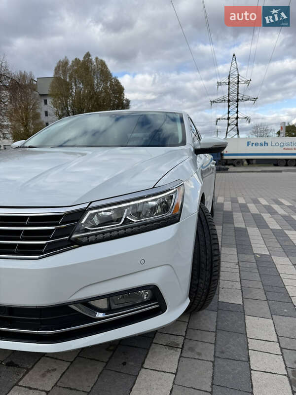 Седан Volkswagen Passat 2017 в Львові