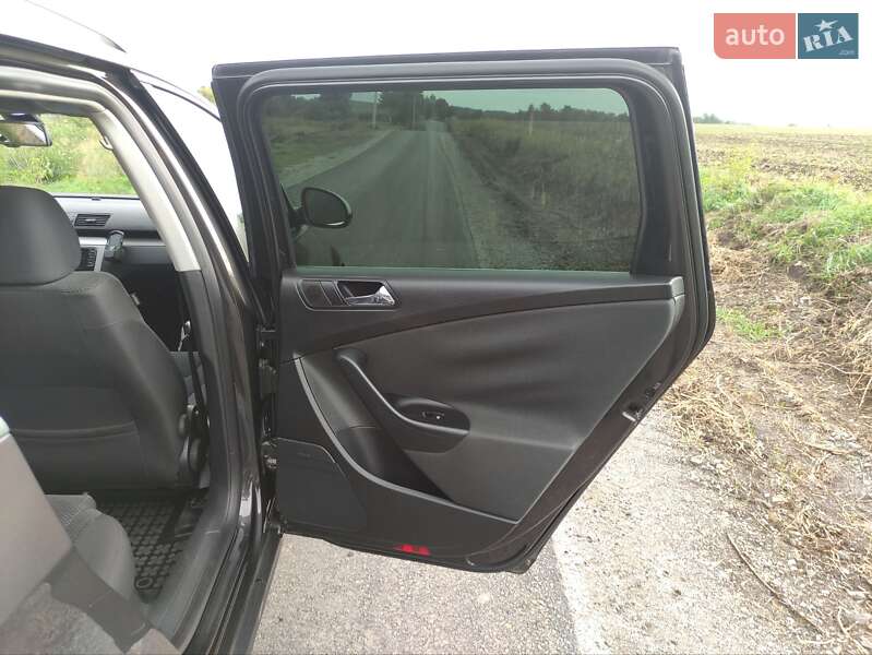 Универсал Volkswagen Passat 2006 в Хмельницком