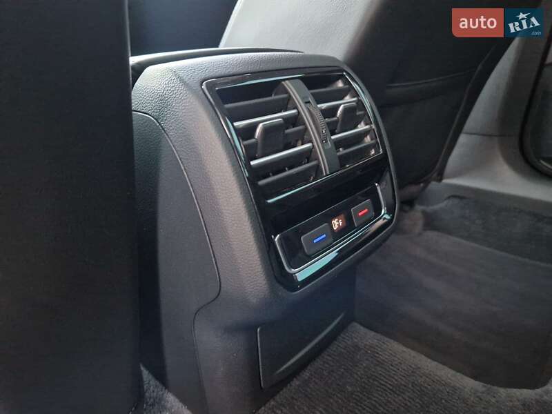 Универсал Volkswagen Passat 2016 в Киеве фото 50 Универсал Volkswagen Passat 2016 в Киеве