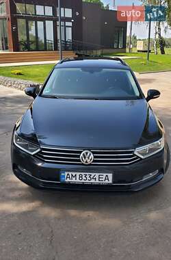 Універсал Volkswagen Passat 2015 в Тростянці