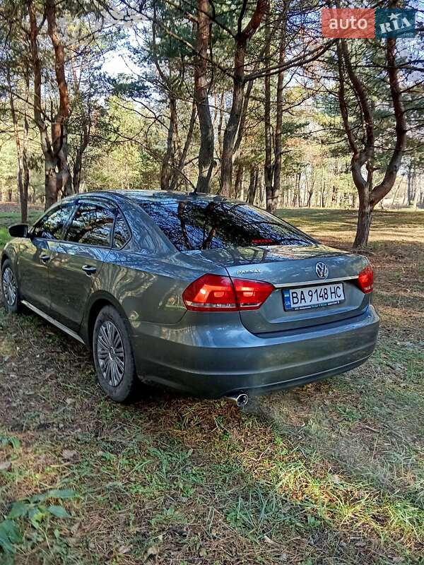 Седан Volkswagen Passat 2015 в Кропивницком
