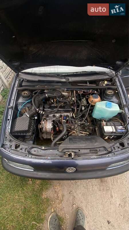 Седан Volkswagen Passat 1988 в Вишгороді