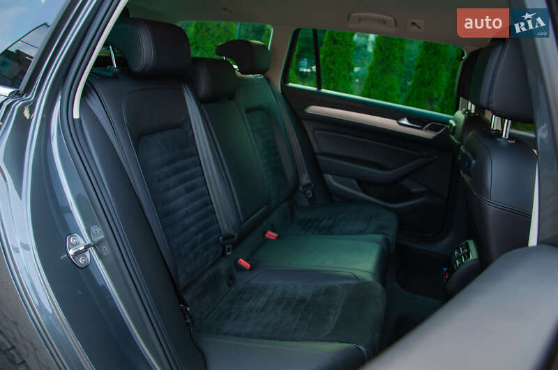 Універсал Volkswagen Passat 2016 в Ужгороді