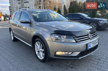 Універсал Volkswagen Passat 2012 в Луцьку