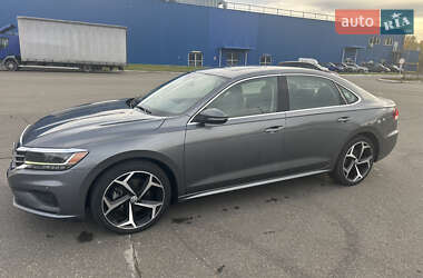 Седан Volkswagen Passat 2020 в Киеве