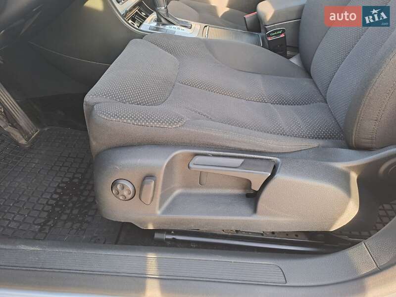 Седан Volkswagen Passat 2010 в Дніпрі