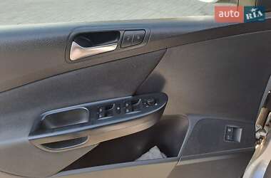Седан Volkswagen Passat 2010 в Дніпрі