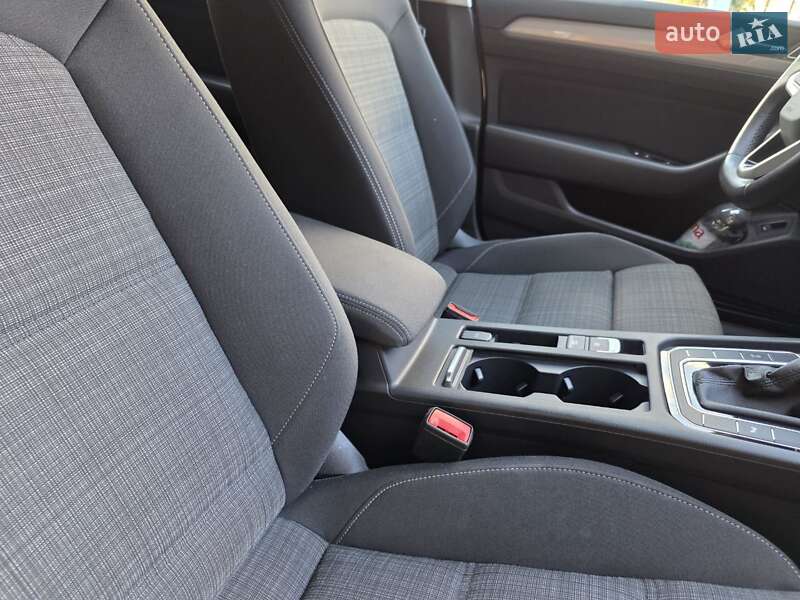 Универсал Volkswagen Passat 2022 в Буче