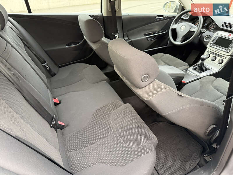 Седан Volkswagen Passat 2005 в Киеве