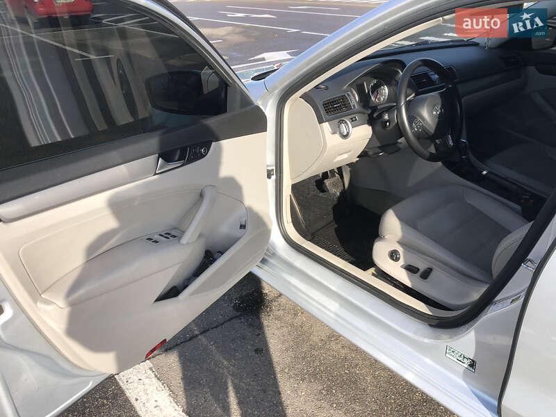 Седан Volkswagen Passat 2015 в Черкассах