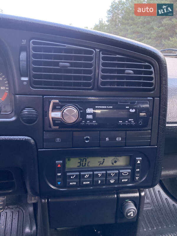 Універсал Volkswagen Passat 1996 в Харкові