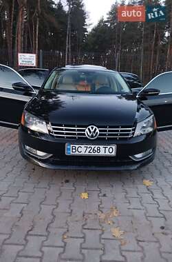 Седан Volkswagen Passat 2012 в Львове