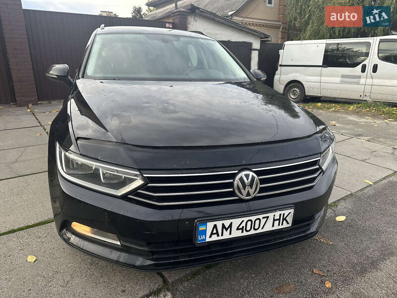 Универсал Volkswagen Passat 2018 в Киеве