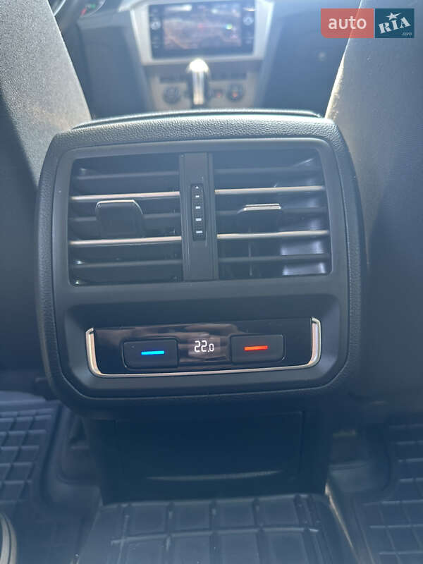 Универсал Volkswagen Passat 2018 в Киеве