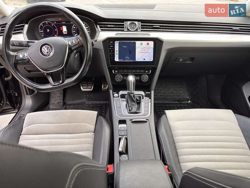 Универсал Volkswagen Passat 2018 в Киеве