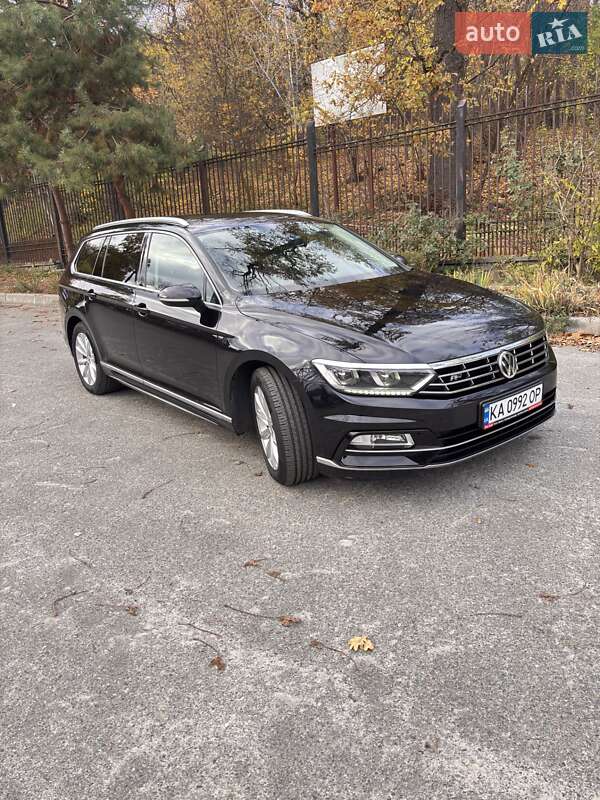 Универсал Volkswagen Passat 2018 в Киеве