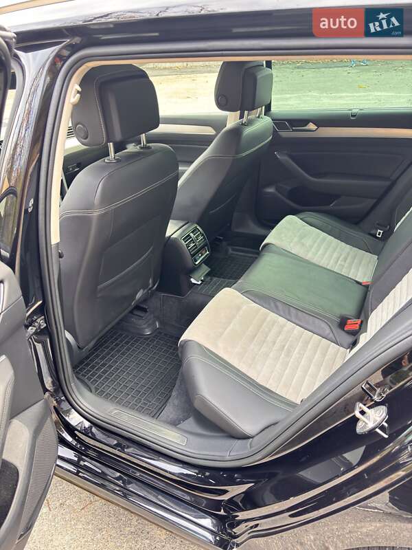 Универсал Volkswagen Passat 2018 в Киеве