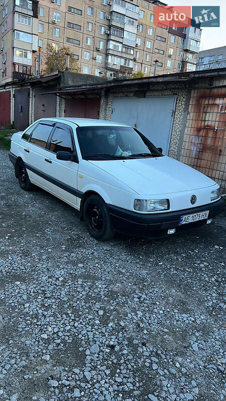 Седан Volkswagen Passat 1989 в Кривому Розі