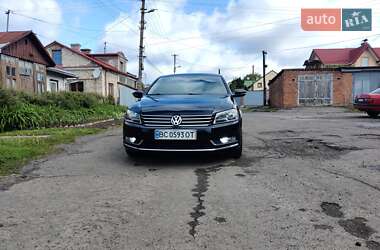 Седан Volkswagen Passat 2011 в Сокалі