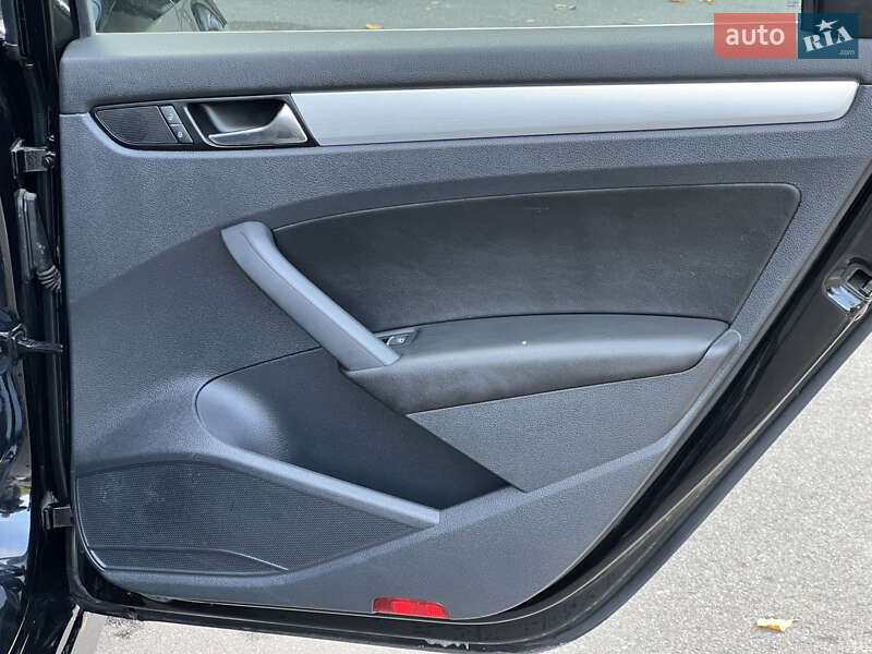 Седан Volkswagen Passat 2013 в Києві