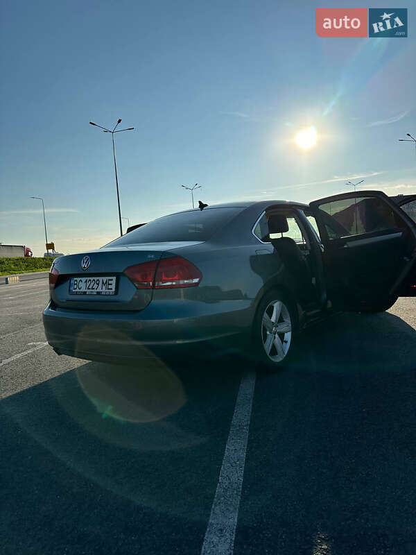 Седан Volkswagen Passat 2013 в Львові