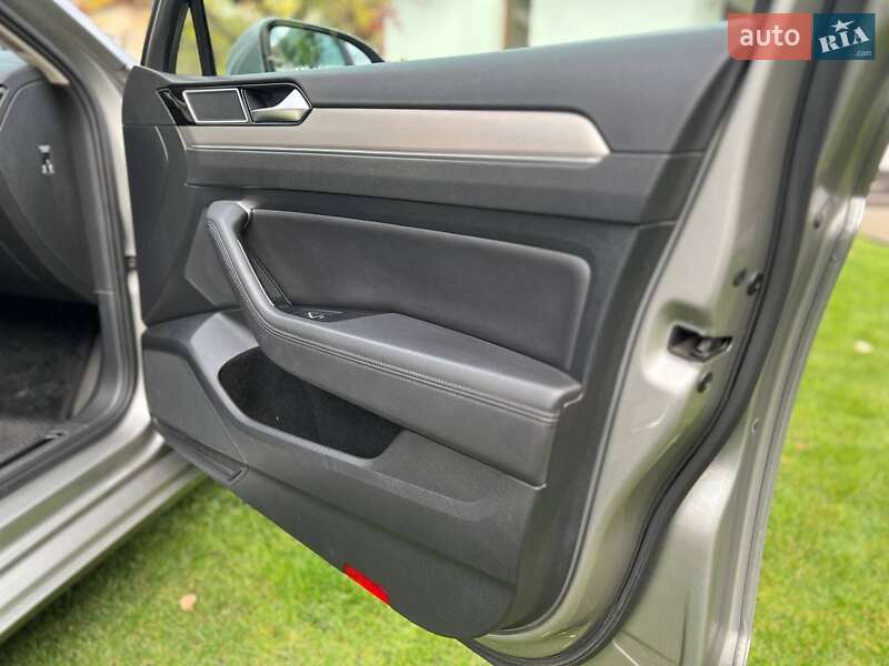 Универсал Volkswagen Passat 2015 в Ивано-Франковске фото 39 Универсал Volkswagen Passat 2015 в Ивано-Франковске