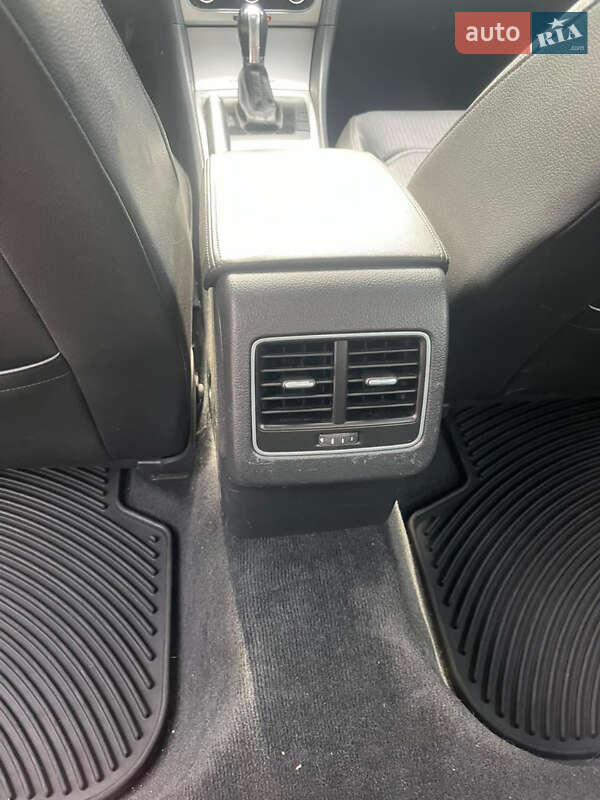 Седан Volkswagen Passat 2013 в Киеве