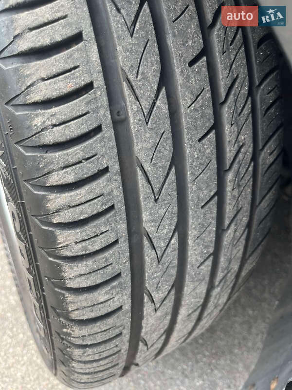 Седан Volkswagen Passat 2013 в Киеве